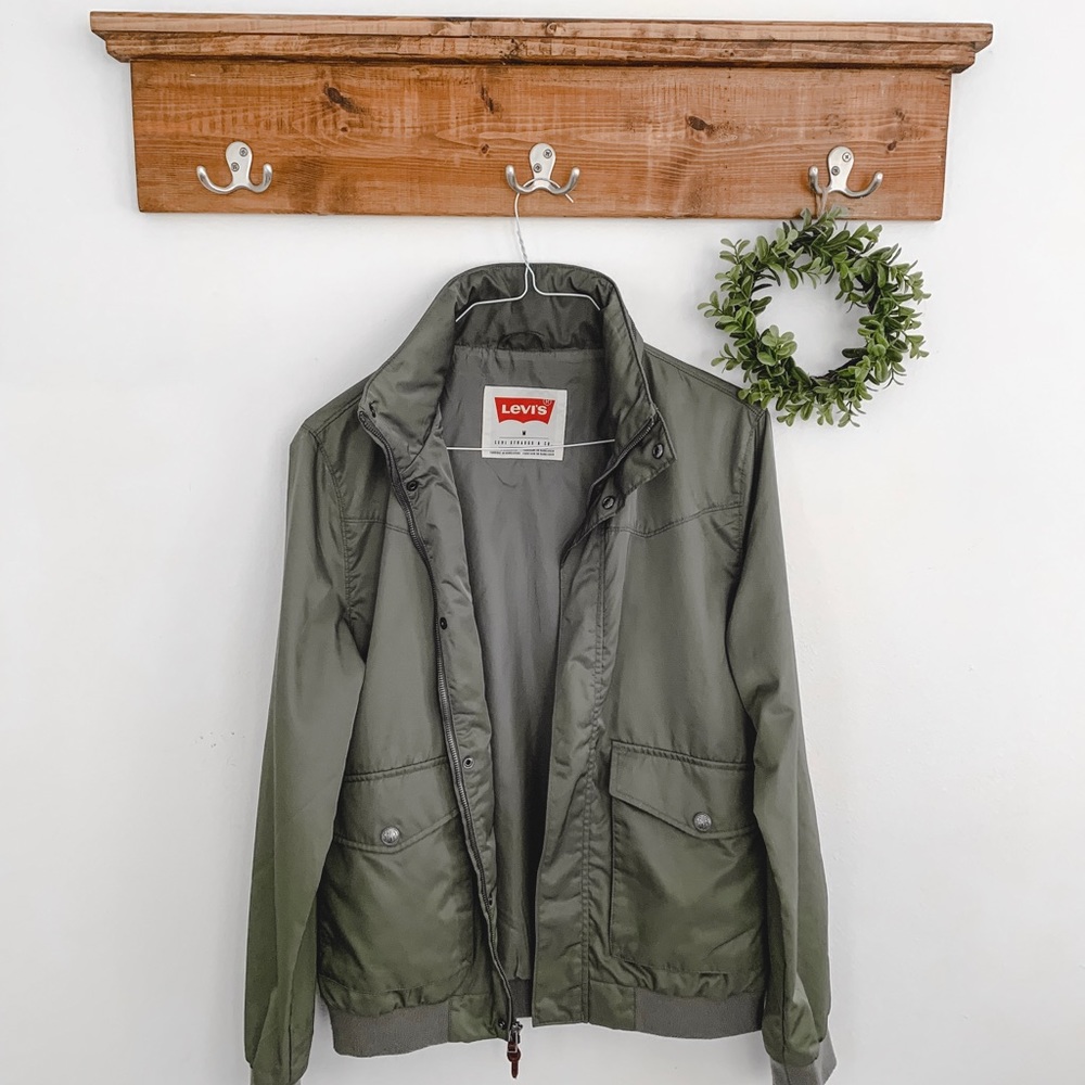 Levi’s | zip front jacket